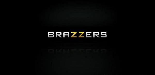  Brazzers - Mommy Got Boobs - (Ariella Ferrera, Jordi El Nino Polla) - Homemade American Tits - Trailer preview